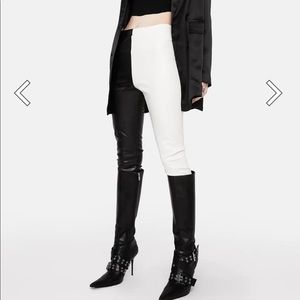 “Your Move Now Two Tone Leggings”